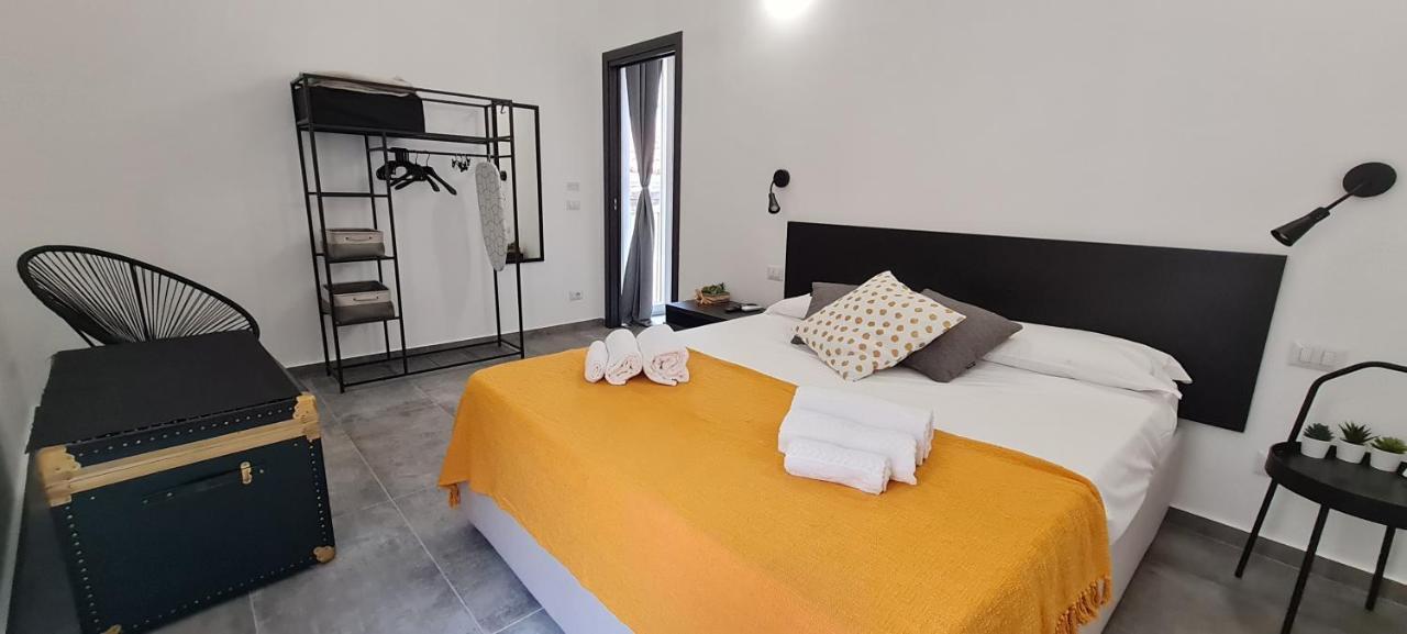 Cavour 45 - Ortigia Apartments Сиракуза Екстериор снимка